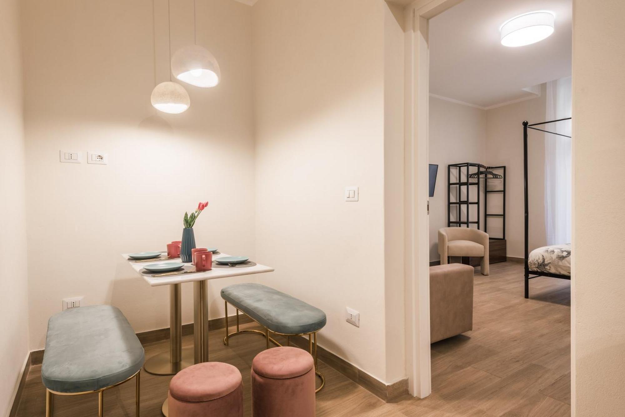 Apartment Fino A 17 Persone In Centro A 17 Minuti A Piedi Da Piazza Di Spagna Rome
