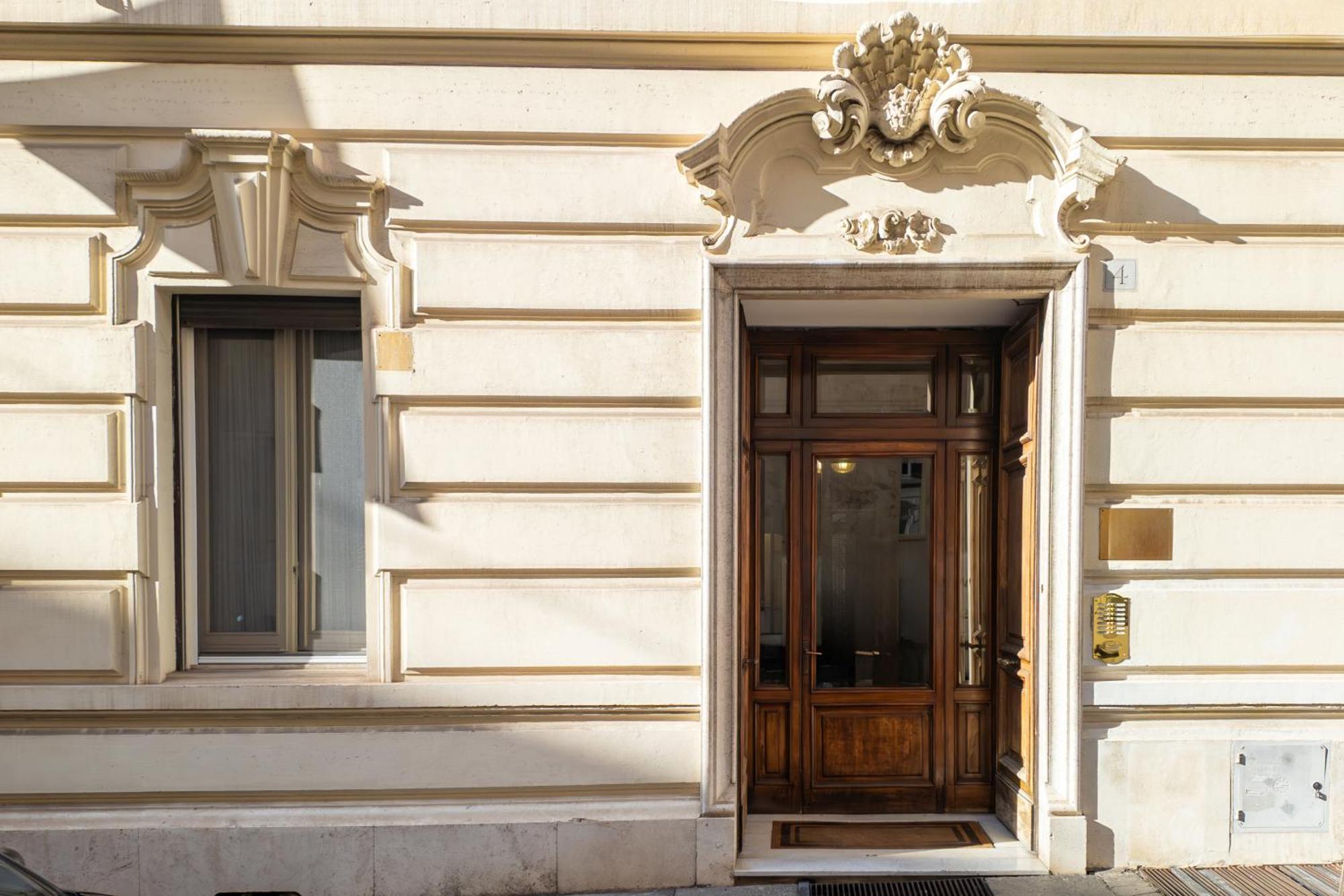 Apartment Fino A 17 Persone In Centro A 17 Minuti A Piedi Da Piazza Di Spagna Rome