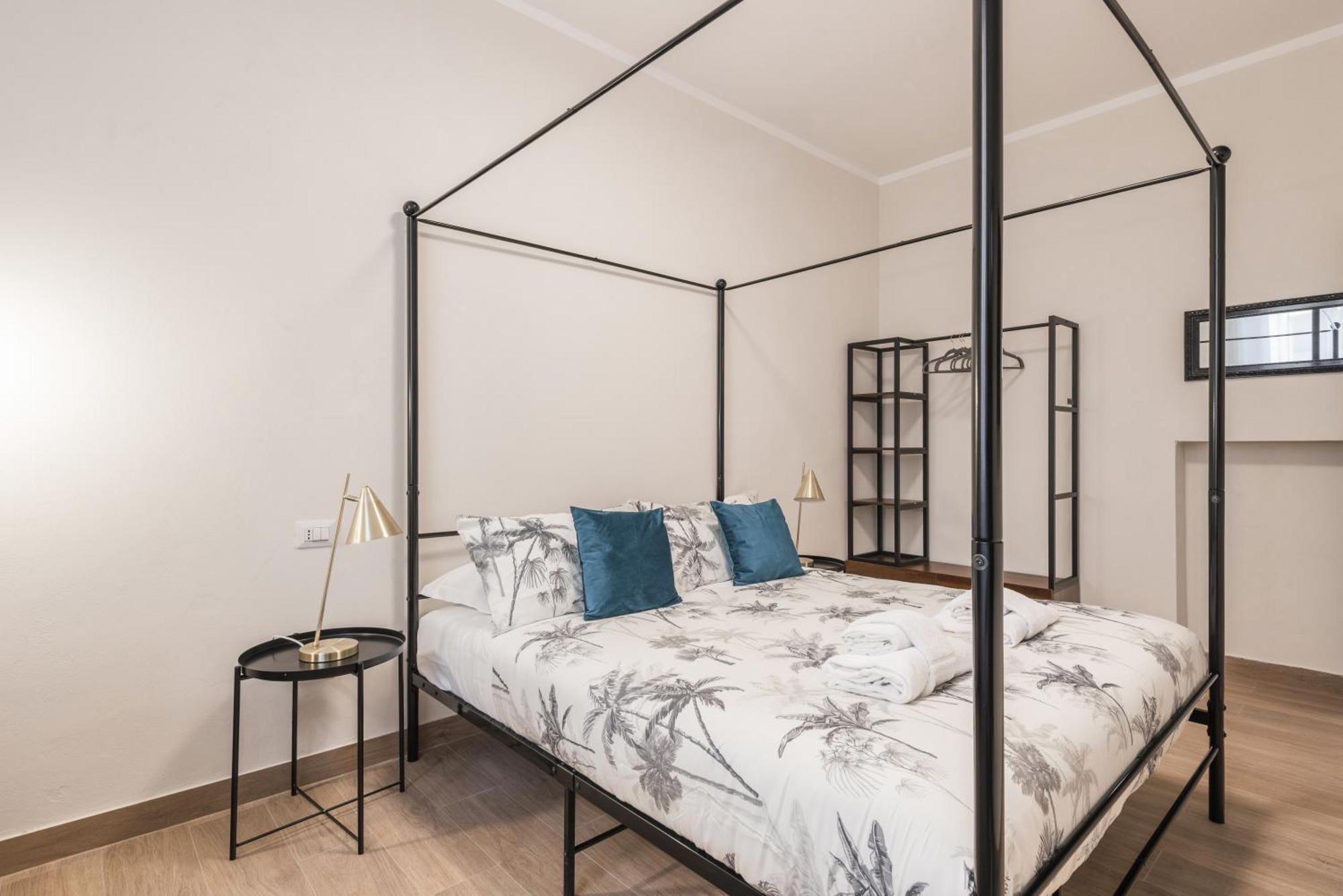 Apartment Fino A 17 Persone In Centro A 17 Minuti A Piedi Da Piazza Di Spagna Rome